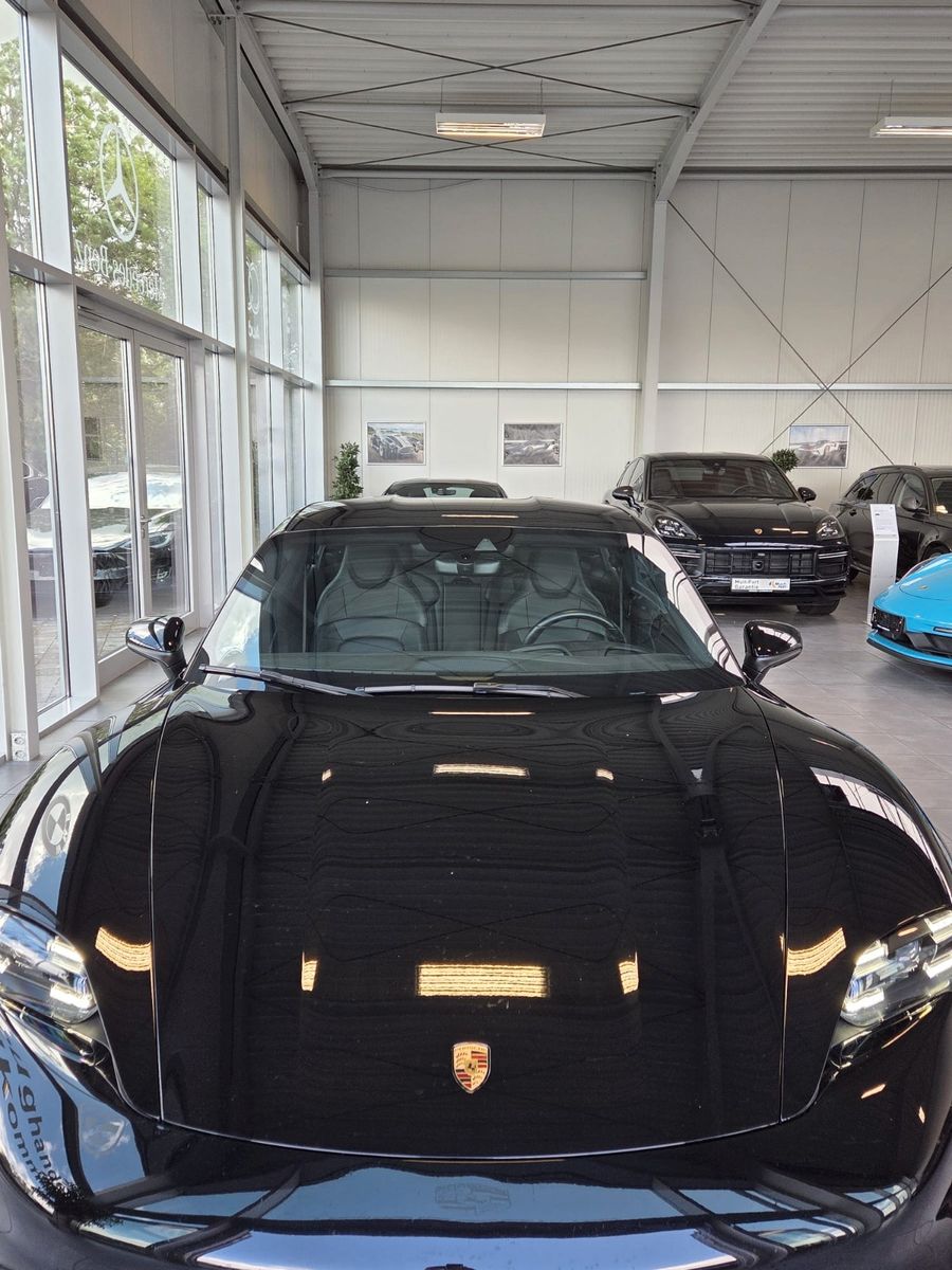 Fahrzeugabbildung Porsche Taycan 4 S/erst 48000km