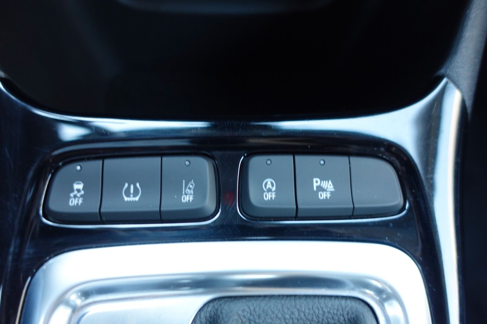 Fahrzeugabbildung Opel Crossland 1.2 Elegance Navi,Sitzh.,PDC,Kamera