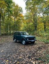 Lada Niva 1.7i 4x4, TÜV 01/27, AHK, Unterf... - Lada Gebrauchtwagen in Berlin