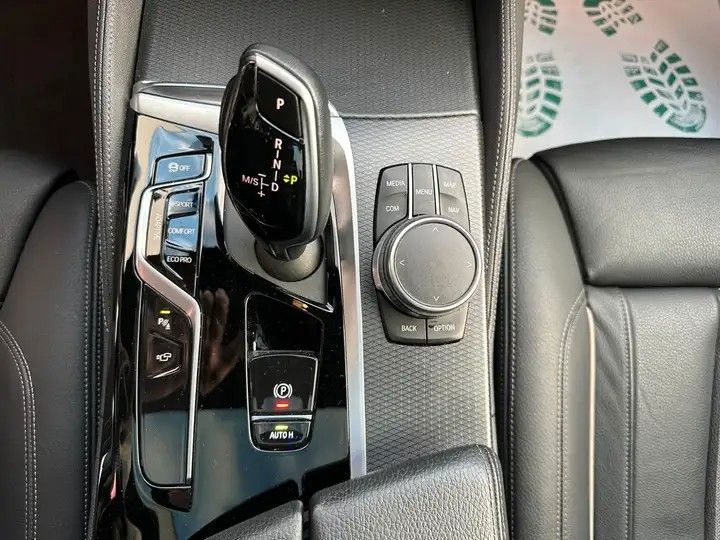 BMW 530 d M Sport M LASER HUD NAVI ACC DISPLAYKEY SH foto 8