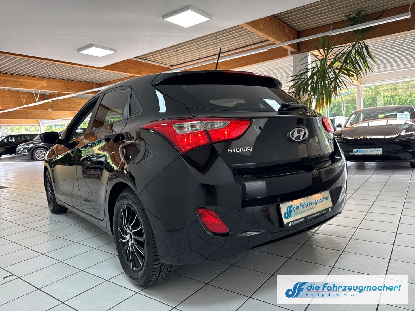 Fahrzeugabbildung Hyundai i30 Classic 1.4 CRDi DPF Alarm Berganfahrass. GA