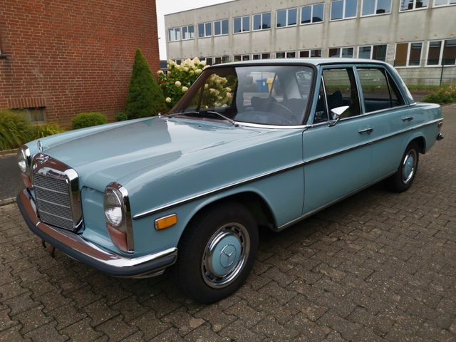 Mercedes-Benz 220/8 W115 "ungeschweißtes Auto"