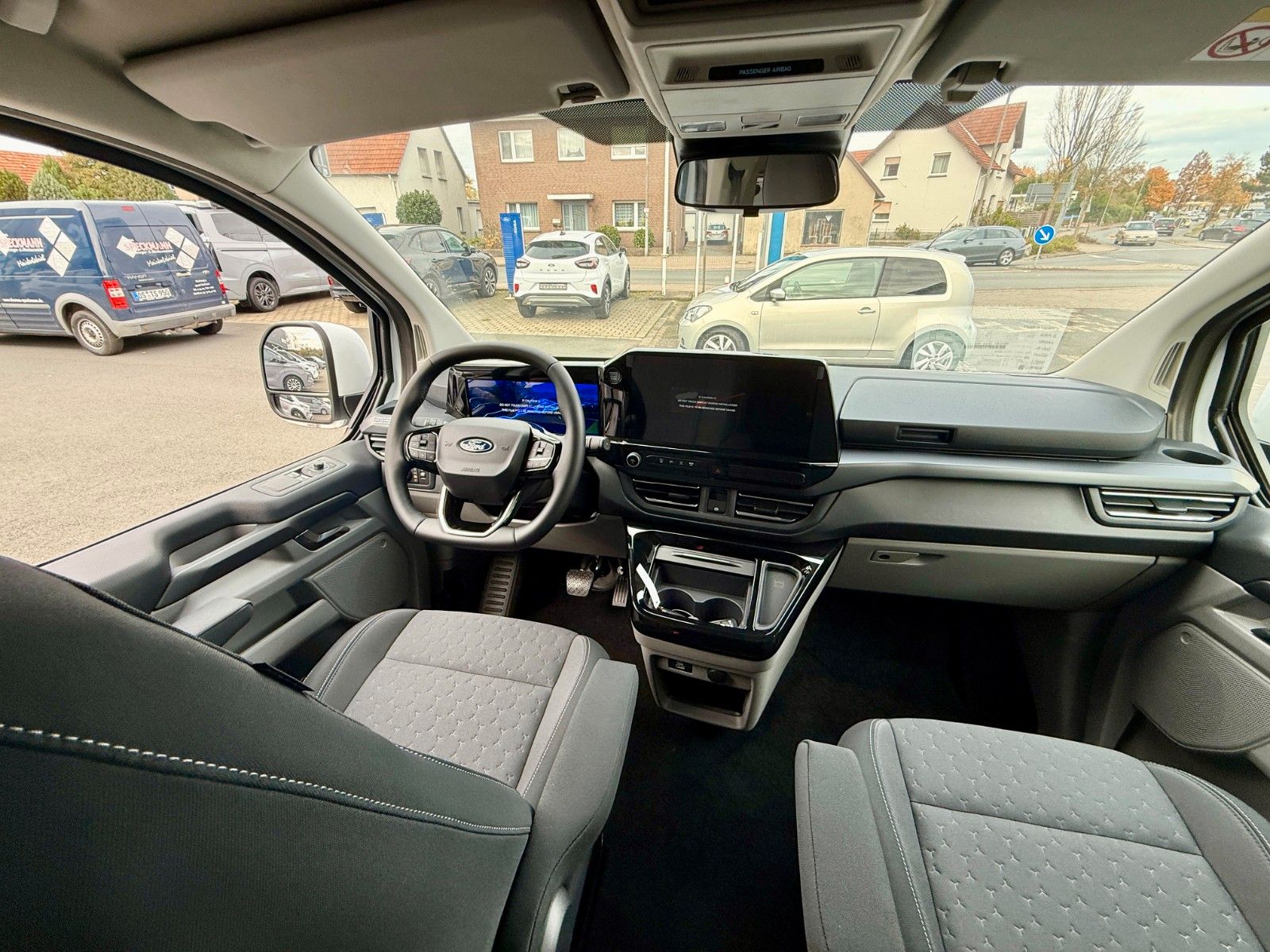 Vehicle image Ford Nugget L1 Coast | New model V710