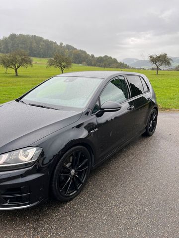 Volkswagen Golf R Black Edition