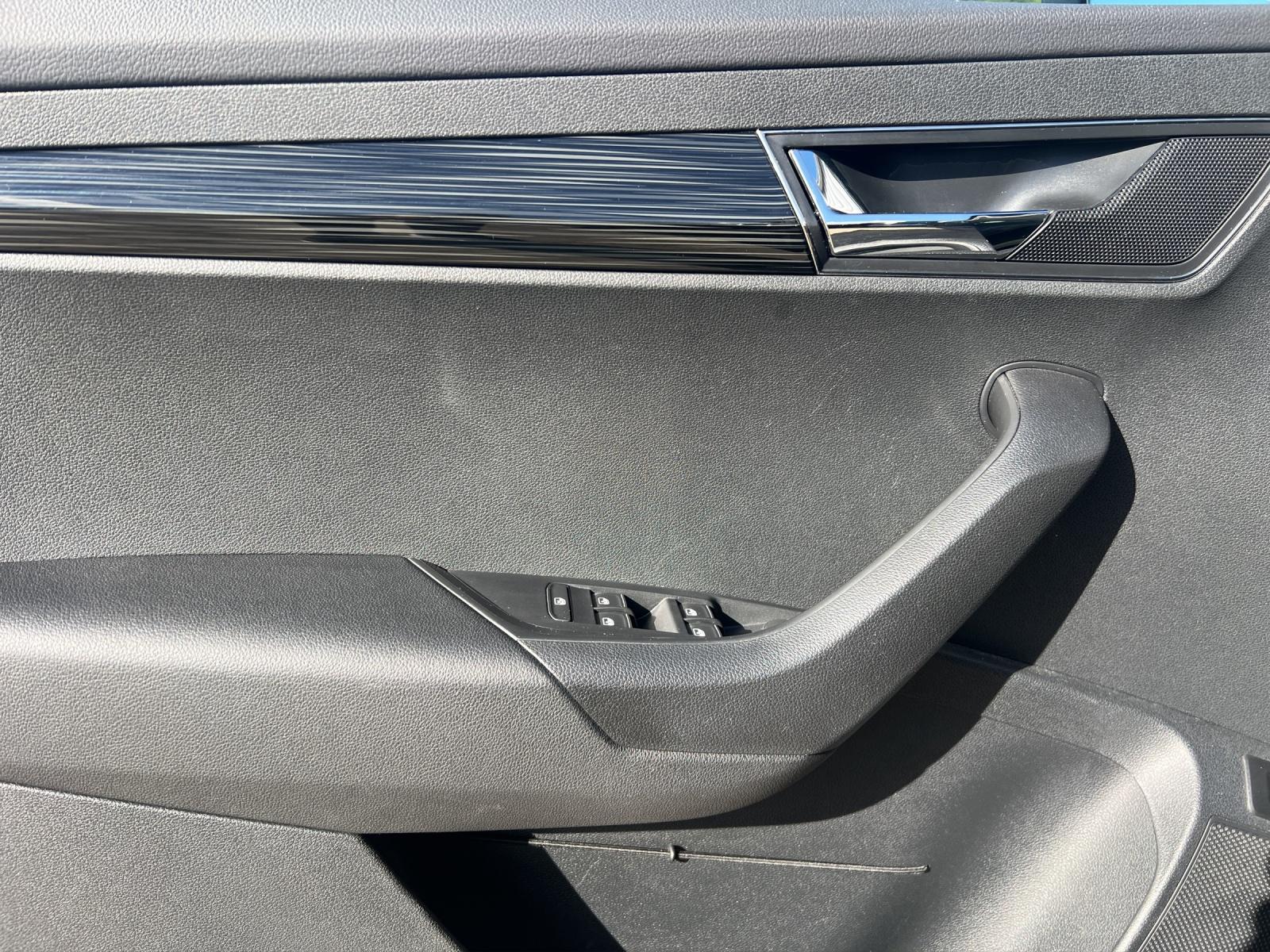 Skoda Karoq 1.5 TSI 7-Gang-DSG 150 PS Style  Navi LED 