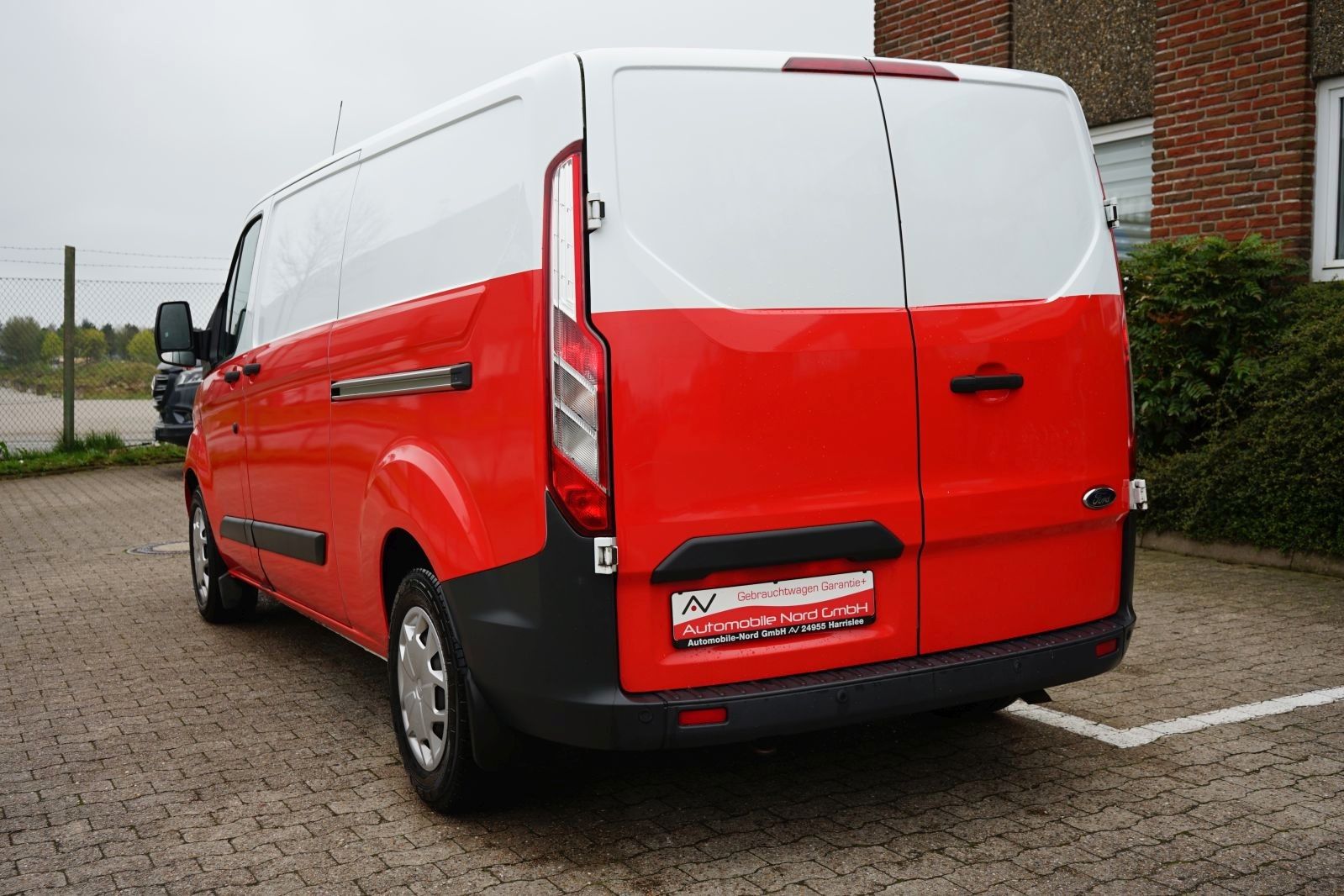 Fahrzeugabbildung Ford Transit  Custom 290 L2H1 2.0 TDCI FWD 170HK