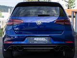Volkswagen Golf VII Lim. R  4Motion*PANO*NAVI*DYNAUDIO* - Offers
