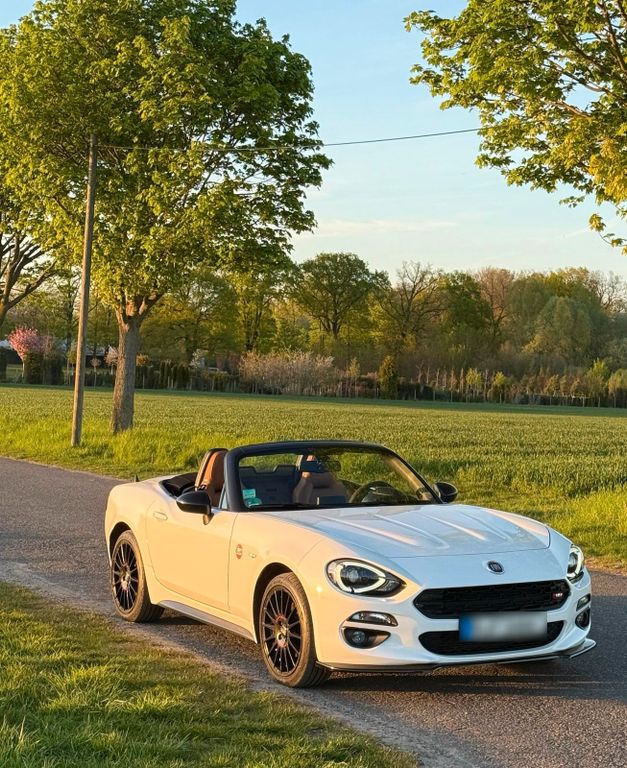 Image of Fiat 124 Spider