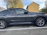 BMW X4 M40 M40i - - graue BMW X4 M40