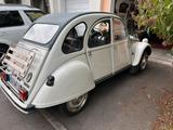 Citroën 2 CV , scheckheftgepflegt und gewartet - weiße Citroën 2 CV