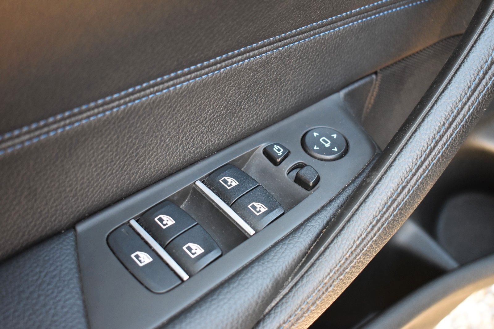 Fahrzeugabbildung BMW 520d Touring xDrive M Sport AHK/LED/KAMERA/TEMP.