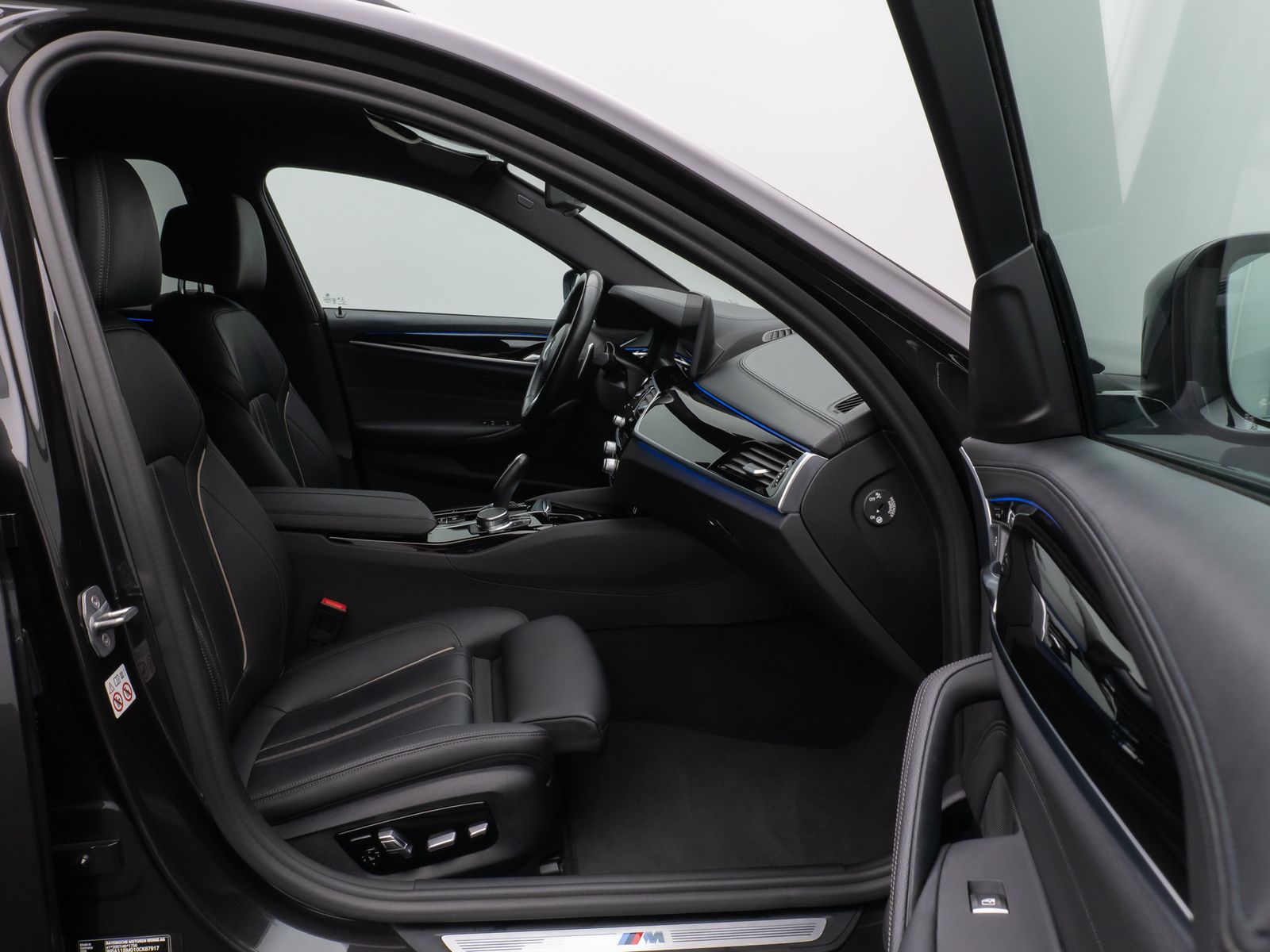 Fahrzeugabbildung BMW 520i M Sport Kamera DAB AHK Alarm Komfort 19Zoll