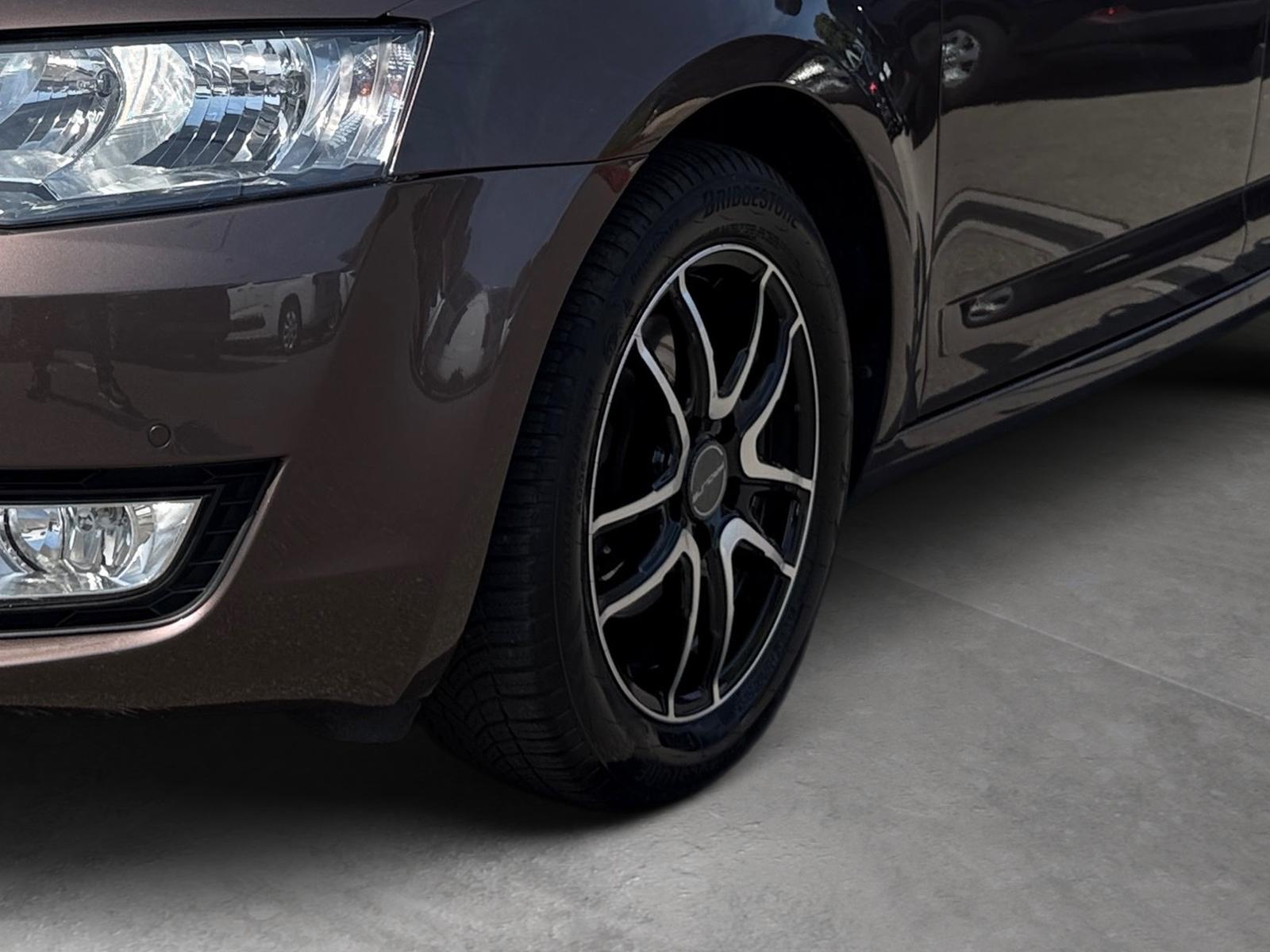 SKODA OCTAVIA COMBI 1.4 TSI 150ch BVA Sièges chauffants Radar de recul