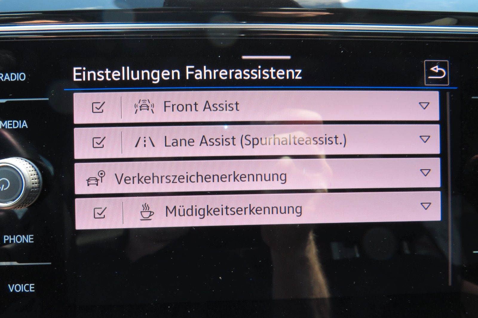 Fahrzeugabbildung Volkswagen T-Roc R-Line Sport DSG LED PDC NAVI 19`BLACK 1.H