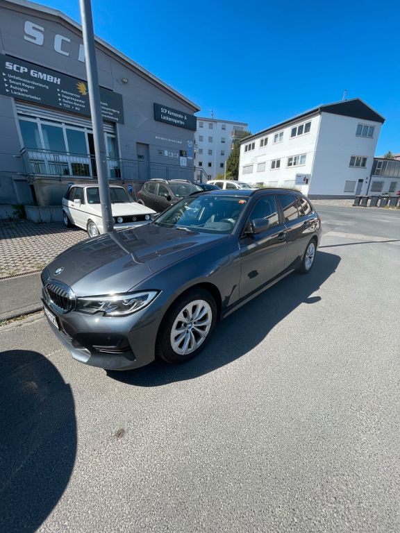 Image of BMW 320