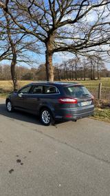 Ford Mondeo 2,0 EB Titanium S Rückfahrkamera Rentner - Ford Mondeo aus 2011: Titanium
