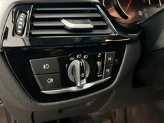 BMW 520 d M Sport Line / 2.HD / NUR 87.tKM /PANORAMA BMW 520 d M Sport Line / 2.HD / NUR 87.tKM /PANORAMA