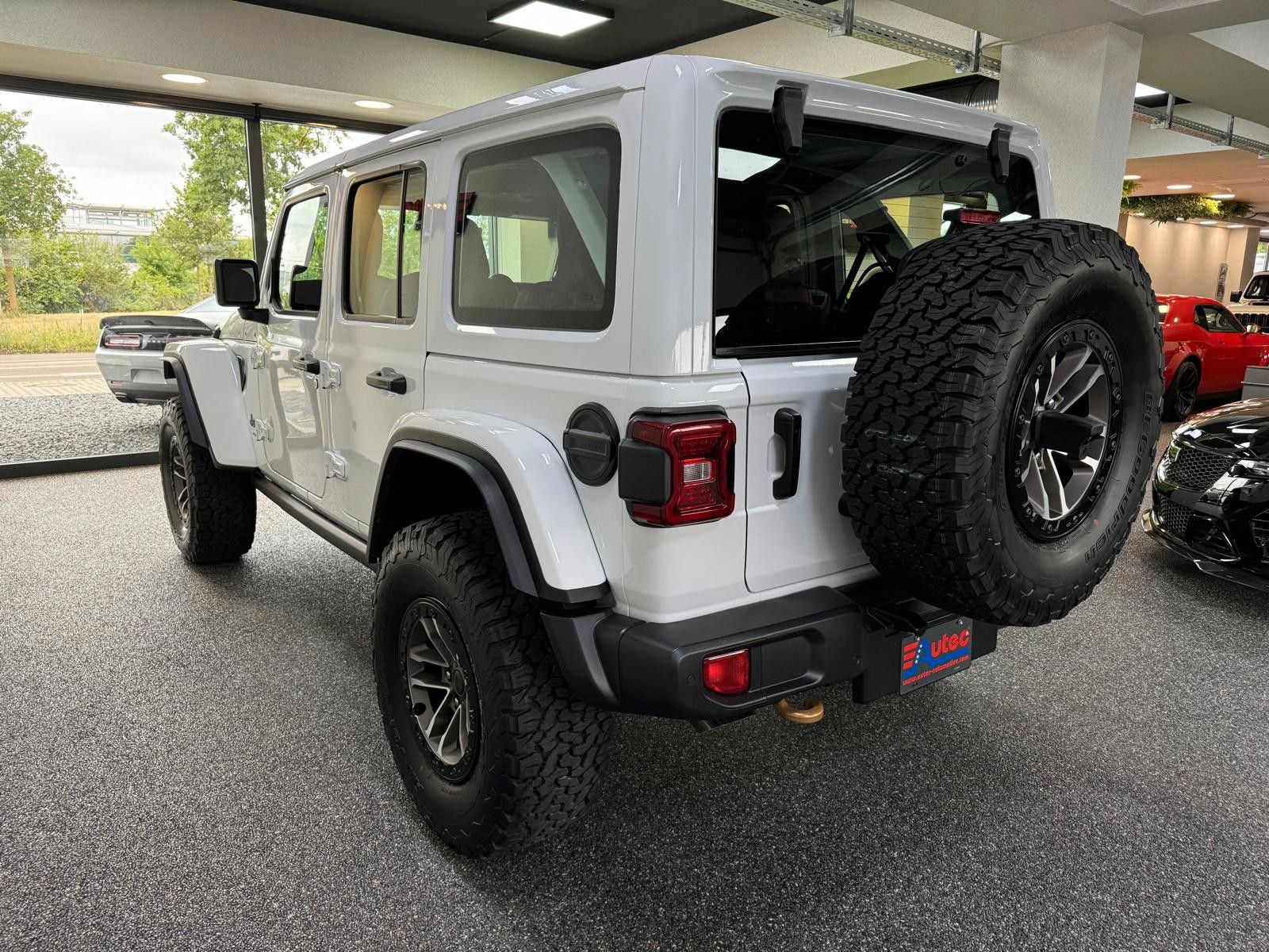 Fahrzeugabbildung Jeep RUBICON 392-6.4L HEMI V8-RECON 35"-STEEL BUMPER