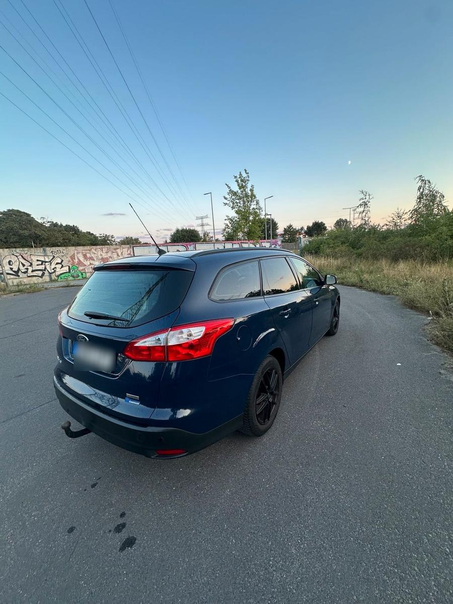 Ford Focus 2012 — engine 125 HP (92kW)