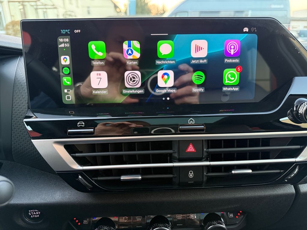 Fahrzeugabbildung Citroën C4 Hybrid 145 MAX - Schiebedach*Winter Paket