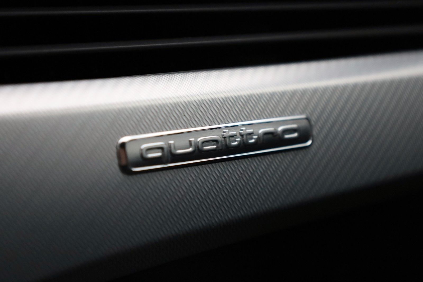 Fahrzeugabbildung Audi A4 Avant 40TDI quattro sport T.Leder,Navi,LED,SH