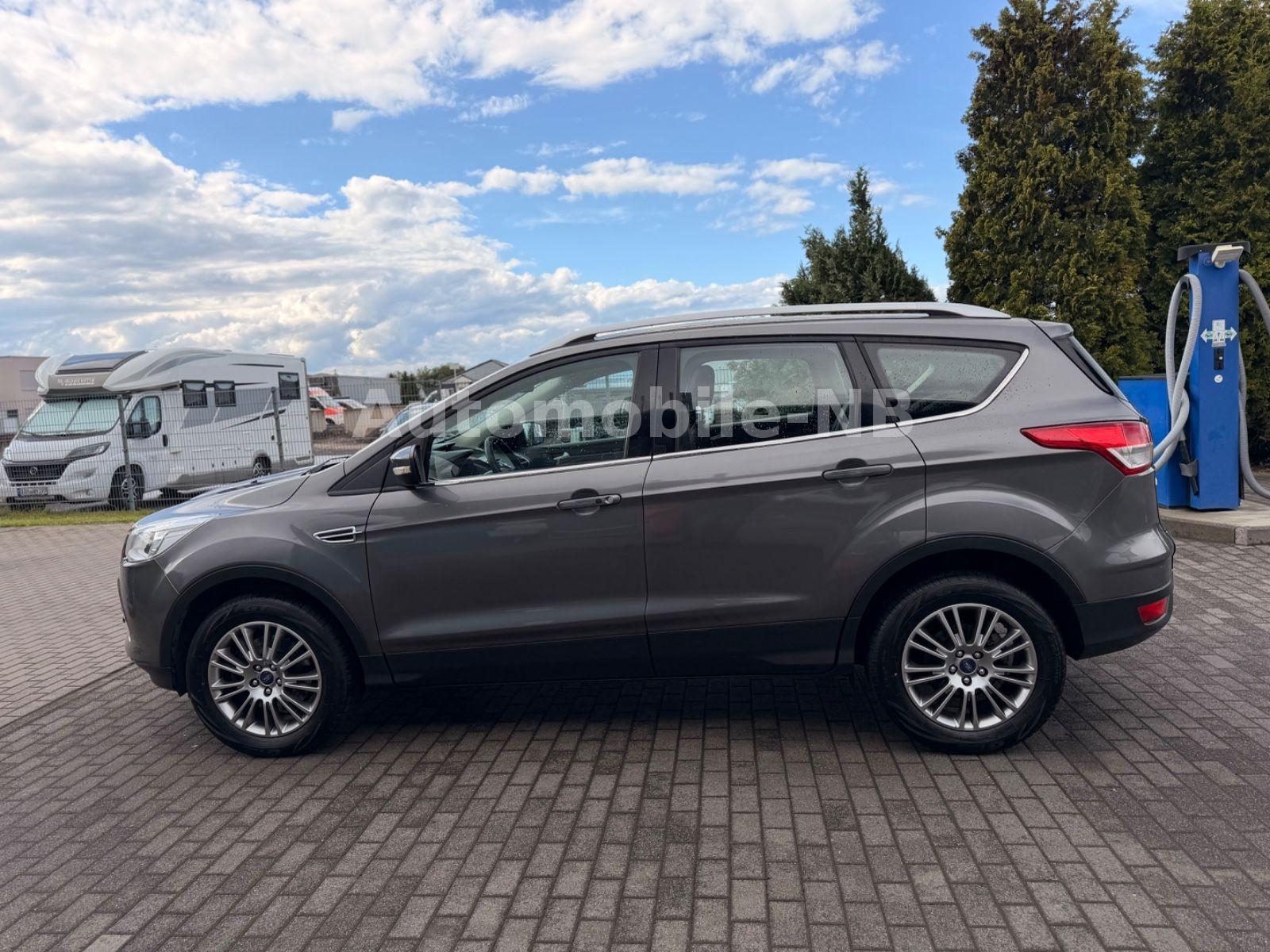 Ford Kuga Titanium 4x4 Klimaaut Navi Leder Pano Euro5