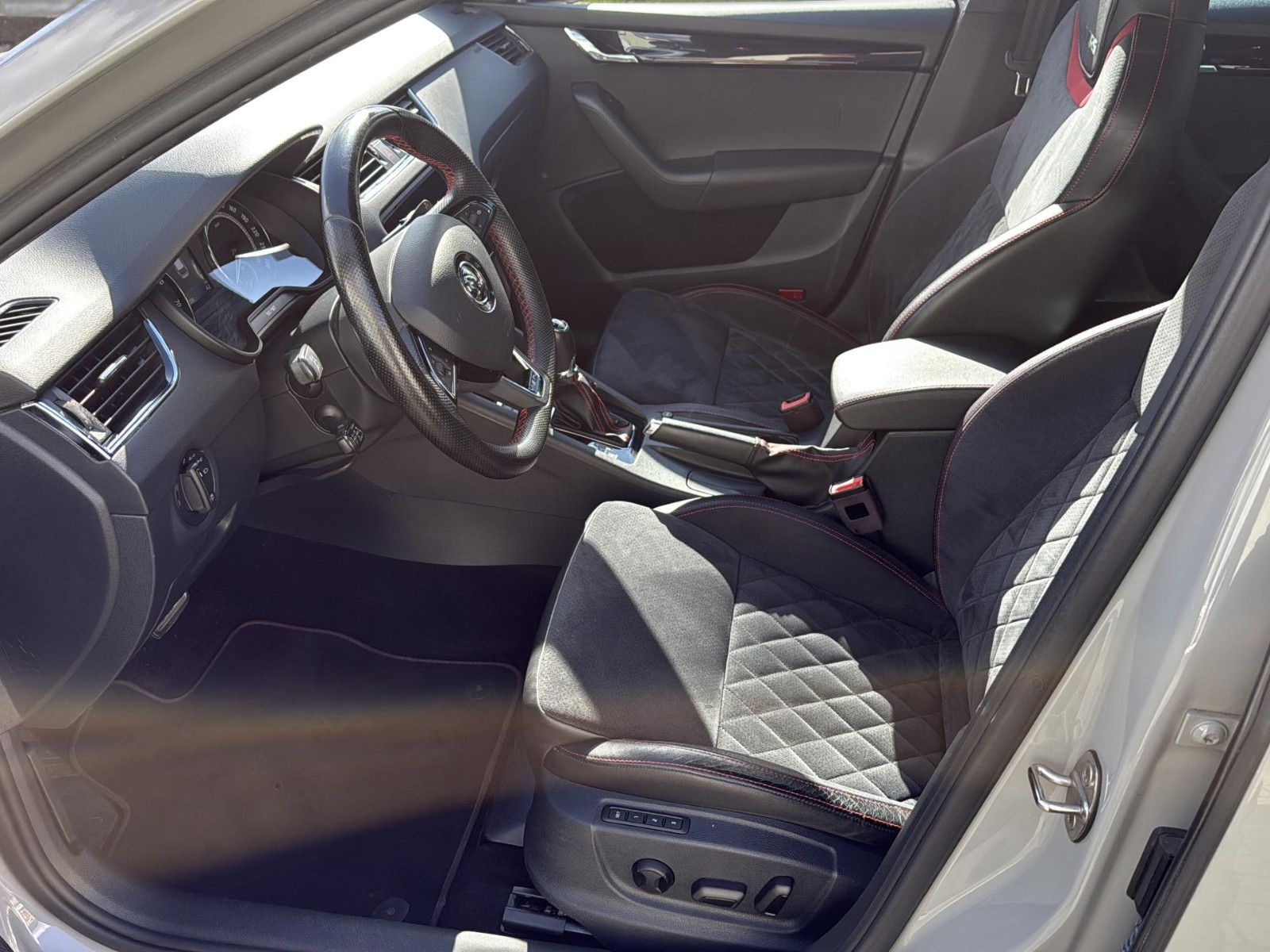 Fahrzeugabbildung SKODA Octavia Combi RS 245/ unfallfrei