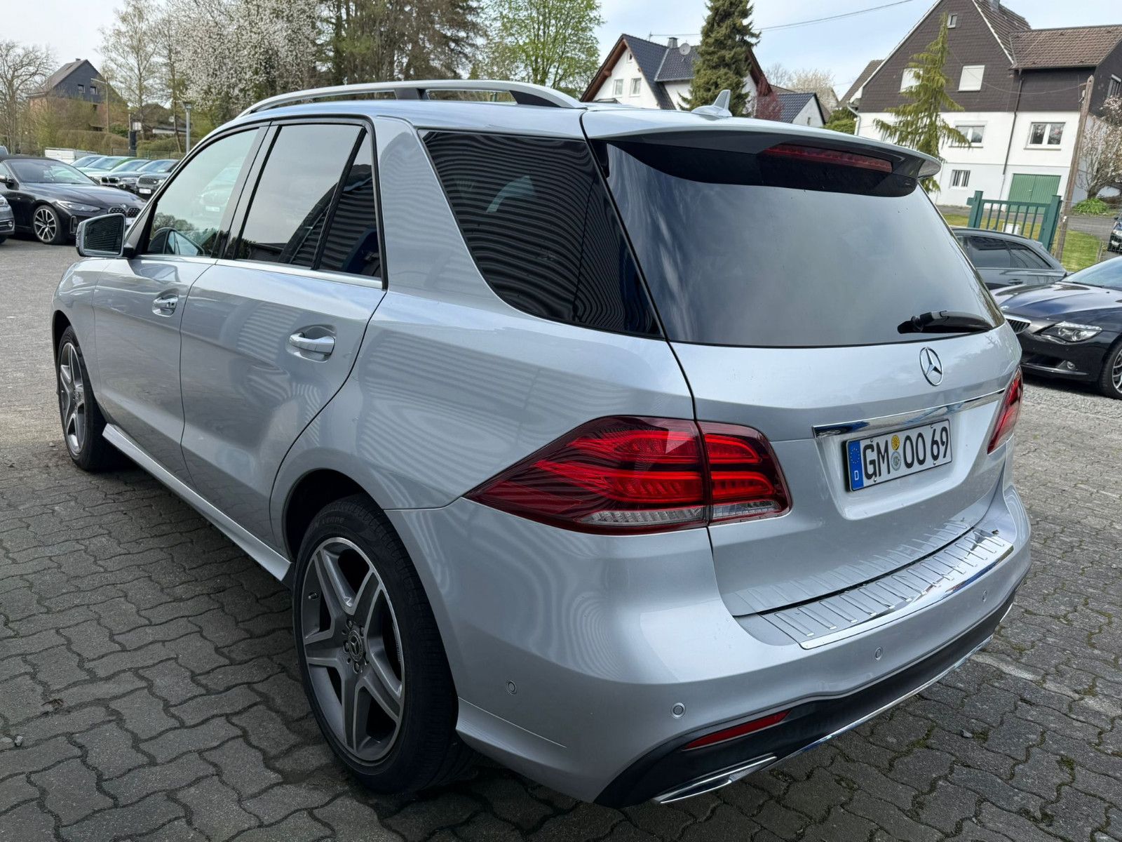 Fahrzeugabbildung Mercedes-Benz GLE 250 d AMG-Paket, LED, H&K, DAB, Leder