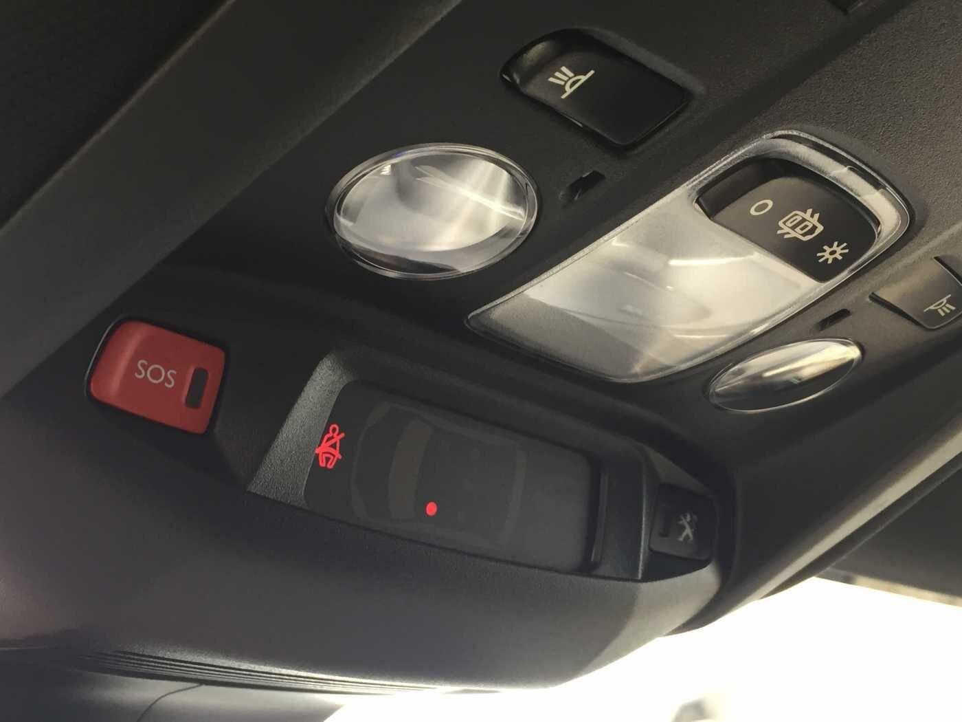 Peugeot 3008 GT AUTOMATIK, BLIS, LED, R-Kamera uvm.