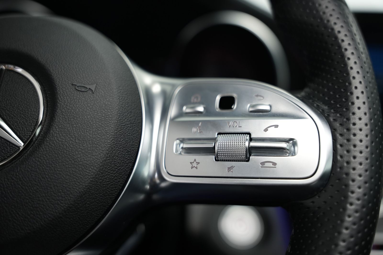 Fahrzeugabbildung Mercedes-Benz C 220d *AMG*Panorama*Ambiente*MBUX*SHZ*