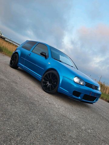 Volkswagen Golf 4 1.8T GTI (R32 Optik)