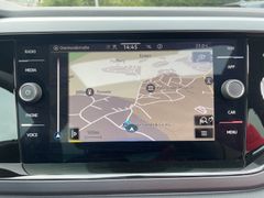 Fahrzeugabbildung Volkswagen Taigo 1.0 TSI DSG R-Line MATRIX PANO KAMERA AHK