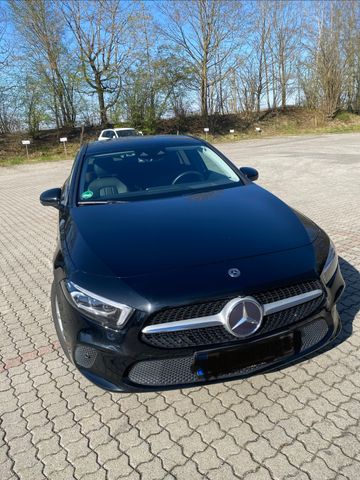 MERCEDES-BENZ A 250 e DCT -