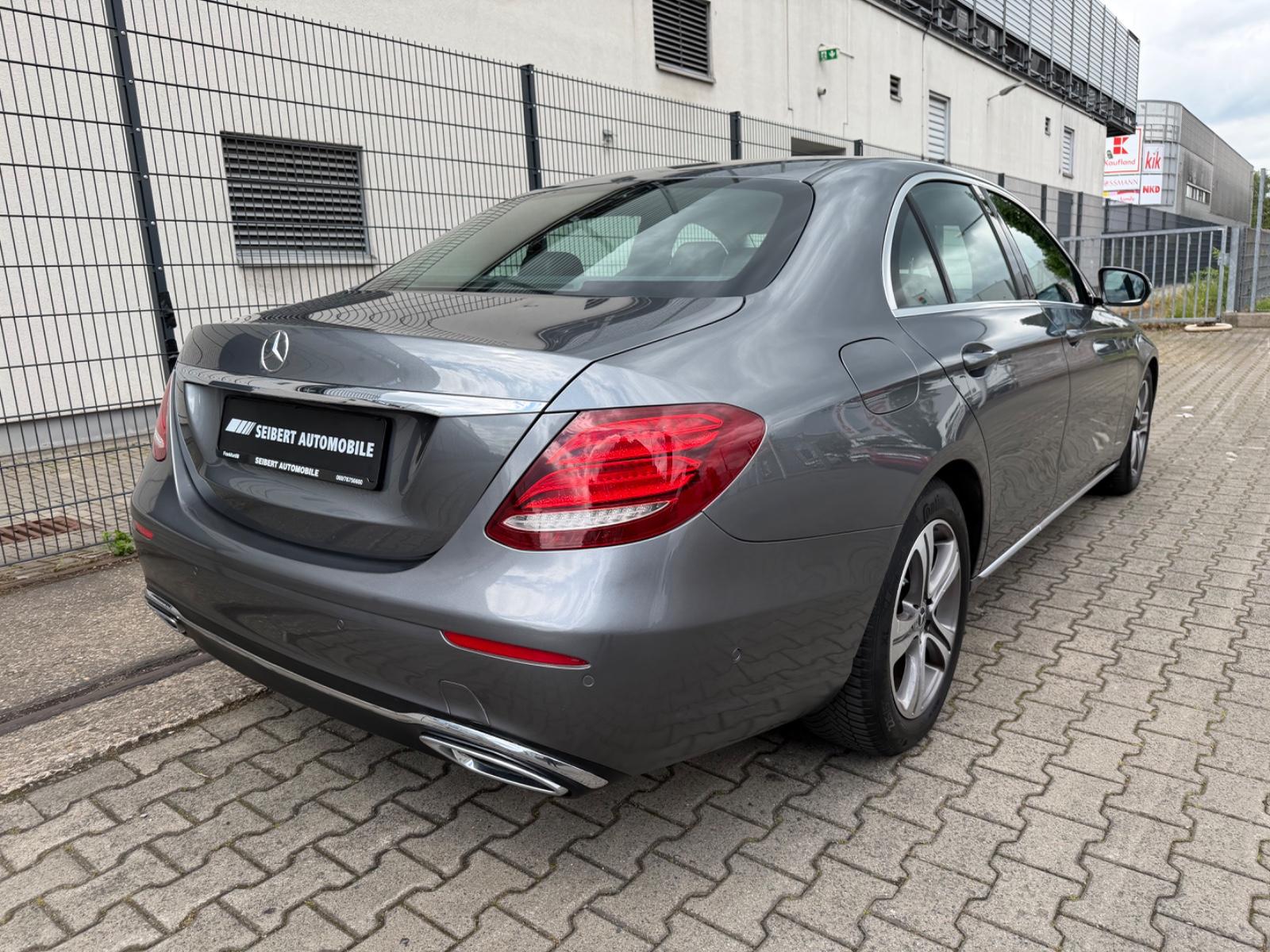 Mercedes-Benz E 220 d Avantgarde KAMERA/HUD/STANDHEIZ/MEMORY