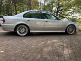 BMW E39 525i Facelift - BMW 525 aus 2001: 525i
