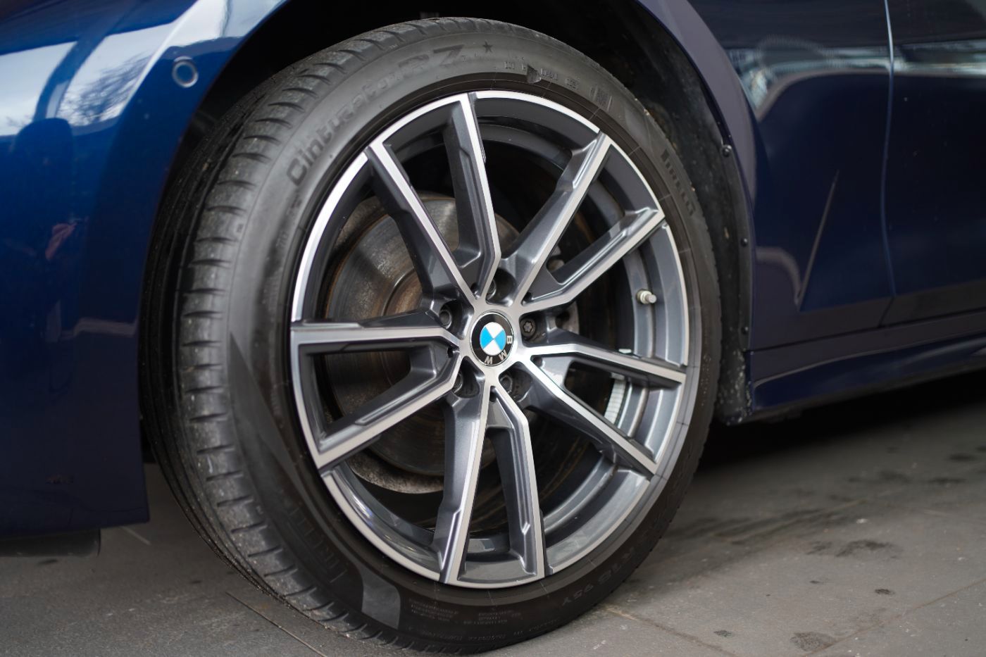 Fahrzeugabbildung BMW 320d Sport Line +AHK+Komfortzugang+HeadUp+LED