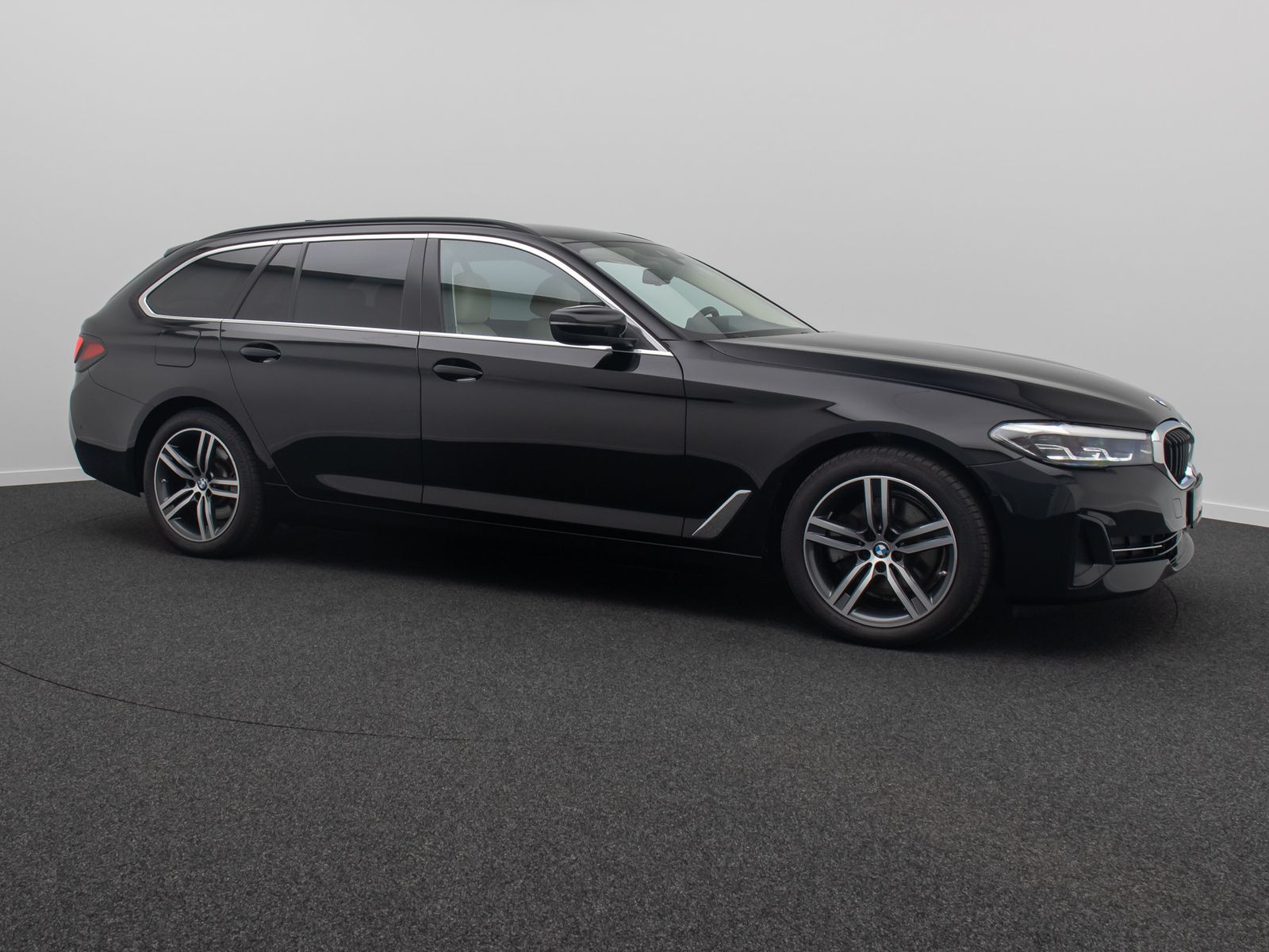 Fahrzeugabbildung BMW 520i HUD HiFi DAB Kamera Leder Alarm 4xKlima