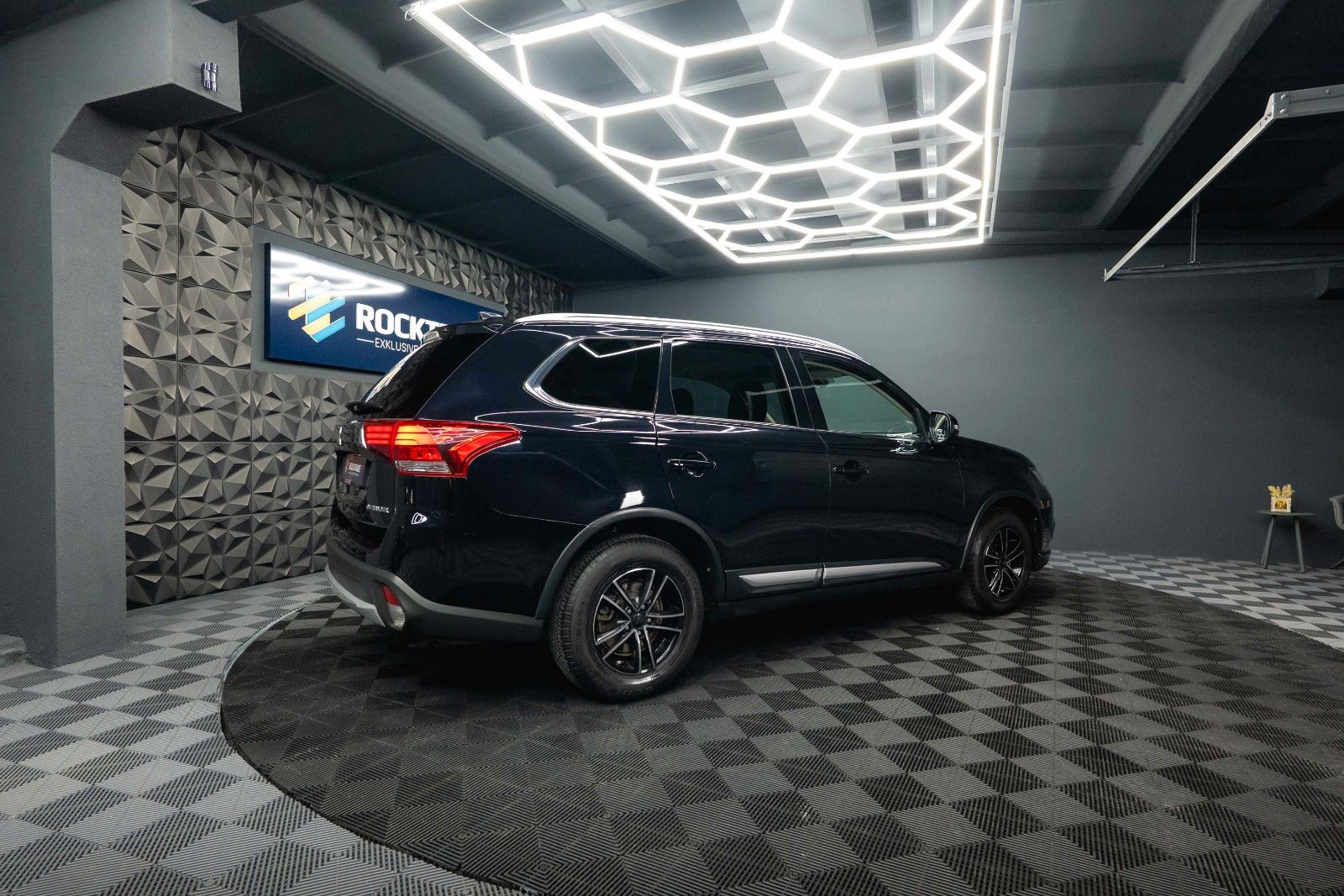 Fahrzeugabbildung Mitsubishi Outlander Edition 100 2WD | DAB | Kamera | 1Hand
