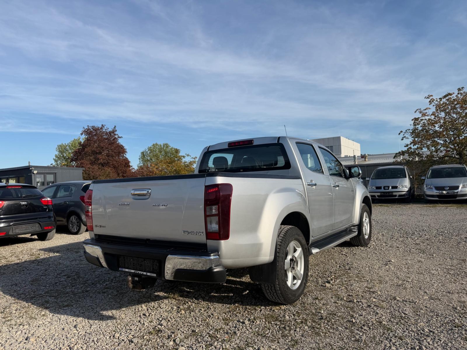 Isuzu D-Max Double Cabine 2.5 TD 163ch BVA - Attelage - Carnet entretien - Non fumeur