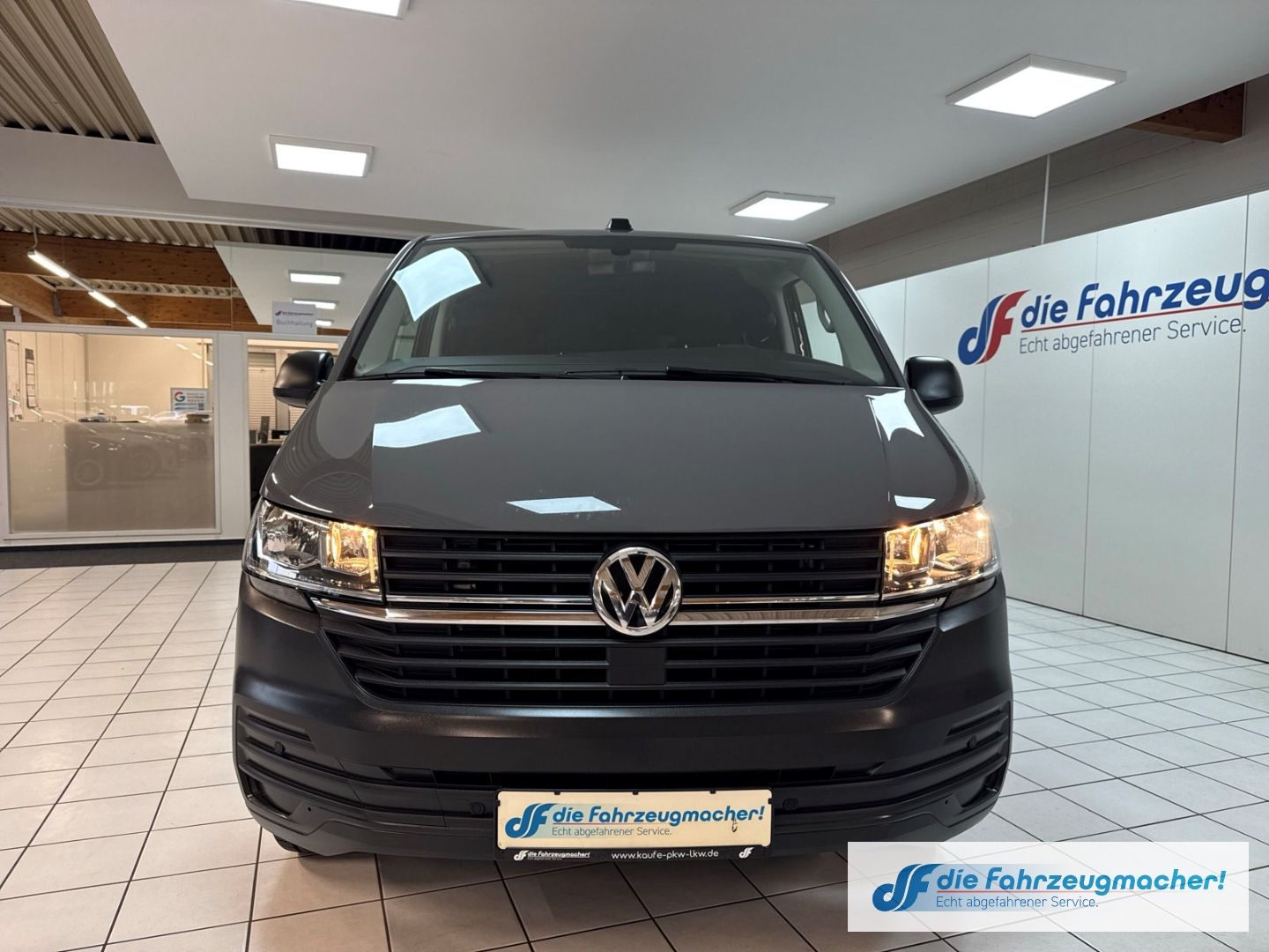 Fahrzeugabbildung Volkswagen Transporter T6.1 Kombi 2.0 TDI 9.Si. AHK DAB Kam