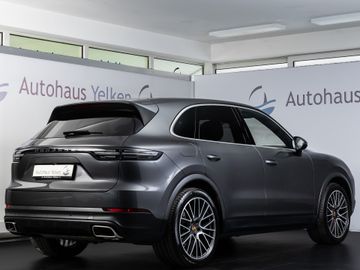 Porsche Cayenne - 4