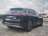 Audi e-tron 55 quattro advanced AHK Pano 360 - Audi e-tron: Von Privat