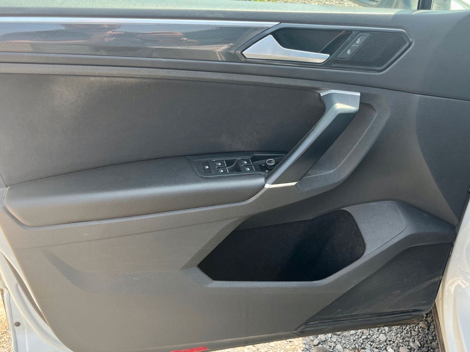 Fahrzeugabbildung Volkswagen Tiguan 2.0 TDI HIGHLINE Navi AHK LED ACC Alcanta