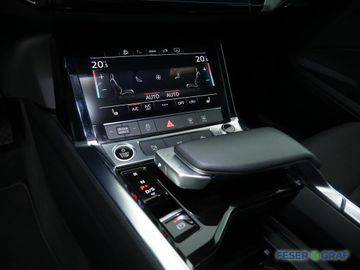 Audi Q8 e-tron - 9
