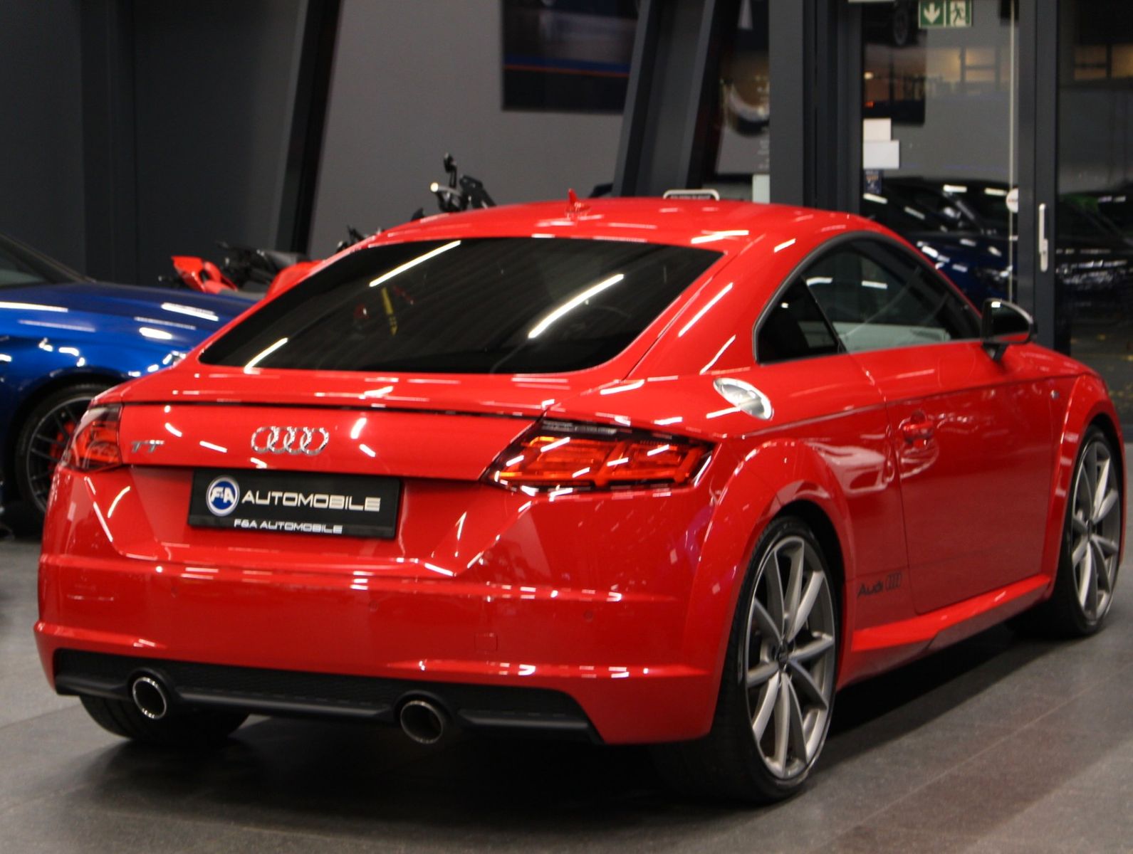 Fahrzeugabbildung Audi TT 1.8 TFSI Coupe S-Tronic S-Line Selection Plus