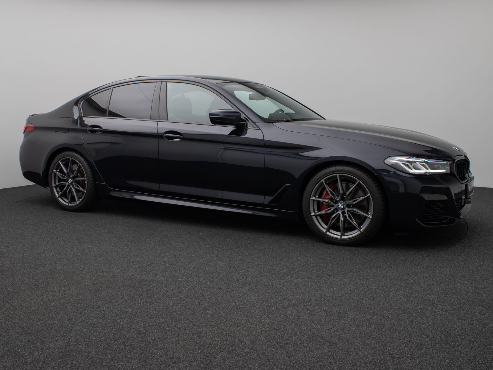 Fahrzeugabbildung BMW M550i xD Kamera Laser HUD DAB H/K 4xKlima Komfor