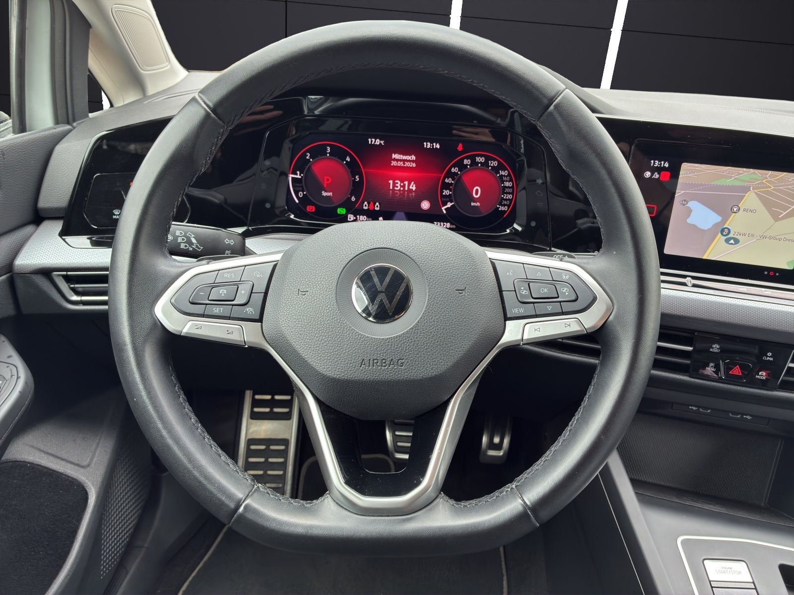 Fahrzeugabbildung Volkswagen Golf VIII Active TDI DSG LED Navi ACC SHZ App-Co