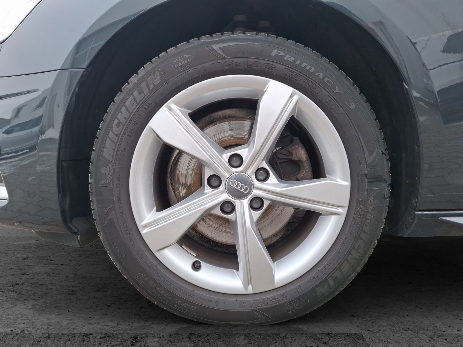 Fahrzeugabbildung Audi A4 Avant 35 TFSI advanced S-tronic LED Navi Lede