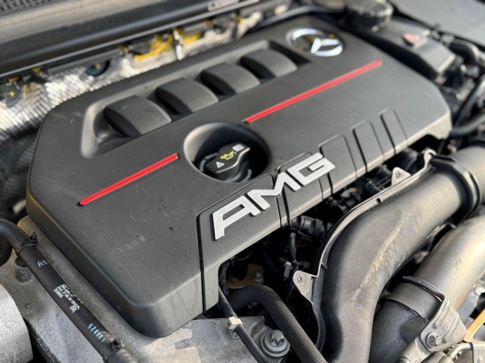 Fahrzeugabbildung Mercedes-Benz CLA 35 AMG 4Matic Burmester Allwetterreifen