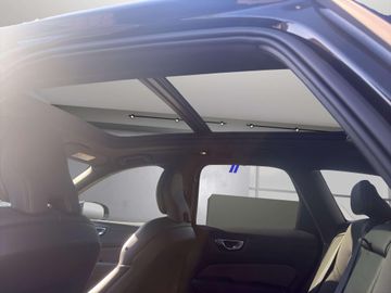 Volvo XC60 Plus Black Edition Recharge Plug-In Hybrid 
